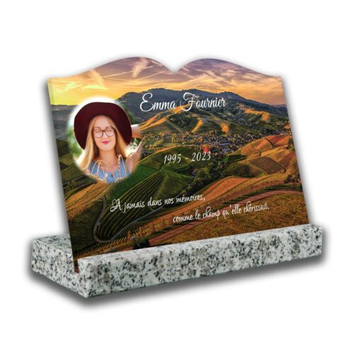 Plaque funéraire personnalisée thème tracteur socle granit gris avec texte et photo