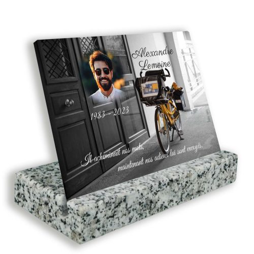 Plaque tombale personnalisée facteur socle en granit blanc texte photo